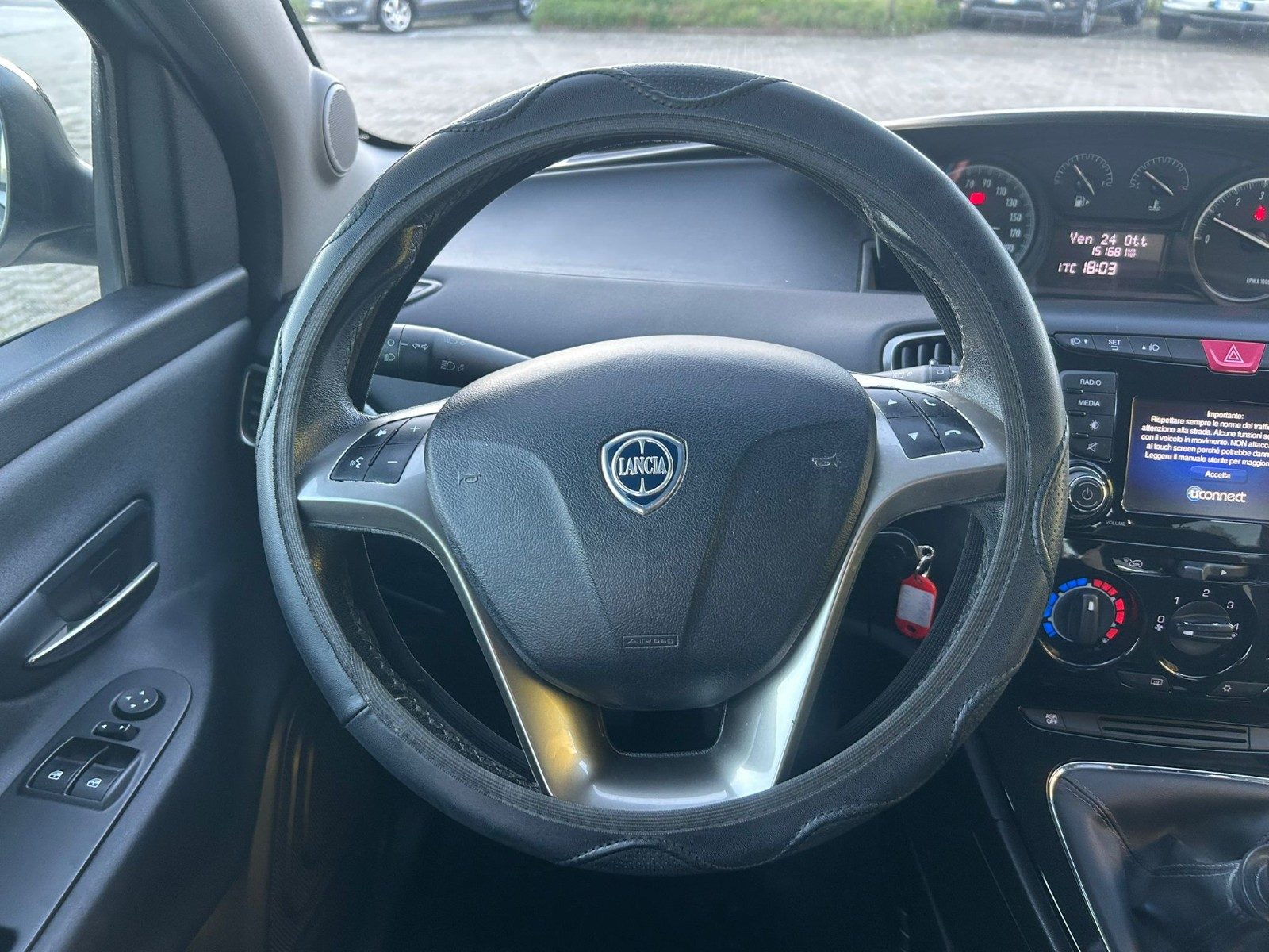 Lancia Ypsilon – foto 8